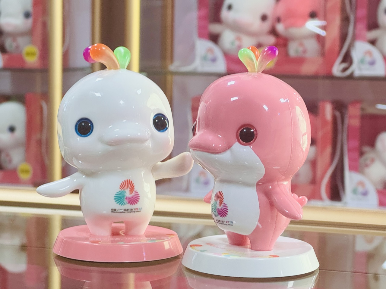 活力“大湾鸡”出圈记：全运会吉祥物文创周边徽章冰箱贴爆火！