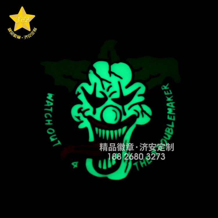 夜光小丑骷髅头个性潮玩徽章,万圣节饰品定制厂家
