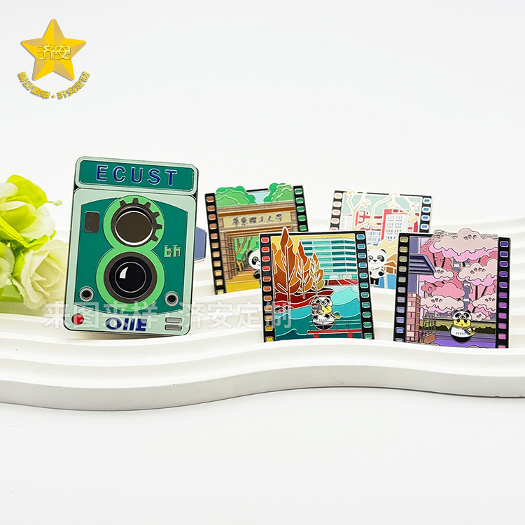 华东理工进博会【胶片相机徽章】来喽！创意徽章定格校园青春记忆