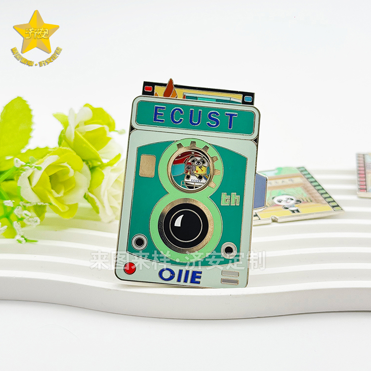 华东理工进博会【胶片相机徽章】来喽！创意徽章定格校园青春记忆
