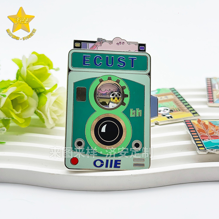 华东理工进博会【胶片相机徽章】来喽！创意徽章定格校园青春记忆
