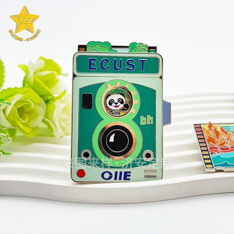 华东理工进博会【胶片相机徽章】来喽！创意徽章定格校园青春记忆