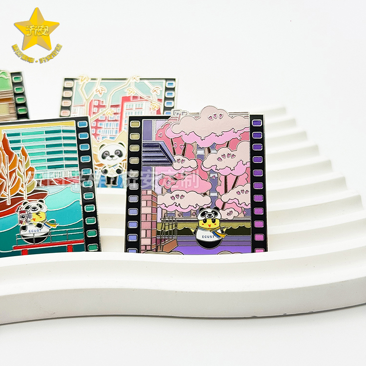 华东理工进博会【胶片相机徽章】来喽！创意徽章定格校园青春记忆