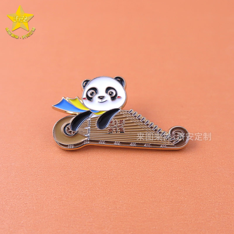 进博会熊猫乐器徽章系列，东莞济安徽章定制工厂倾情打造！