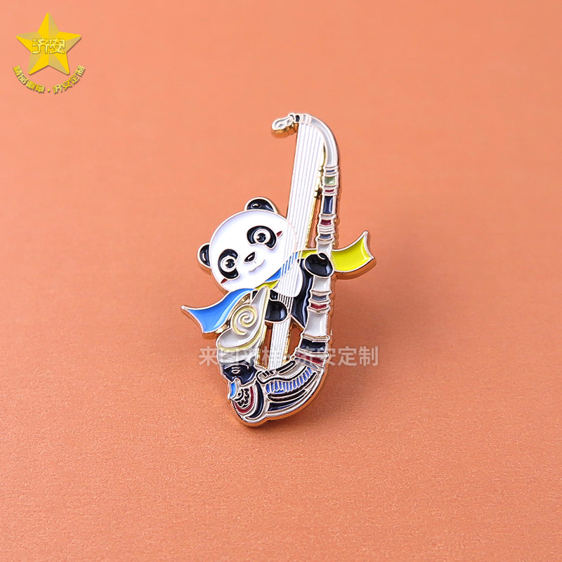 进博会熊猫乐器徽章系列，东莞济安徽章定制工厂倾情打造！
