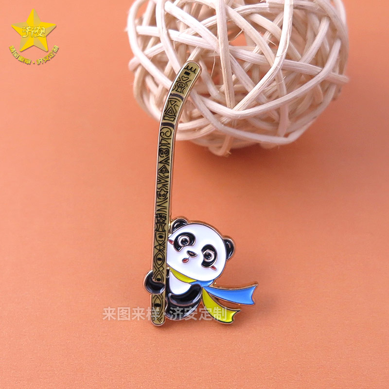 进博会熊猫乐器徽章系列，东莞济安徽章定制工厂倾情打造！