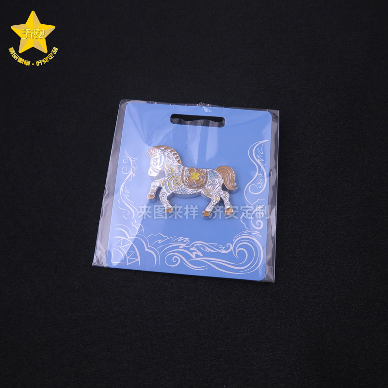 旋转徽章,马年徽章,进博会徽章,徽章定制,济安徽章工厂