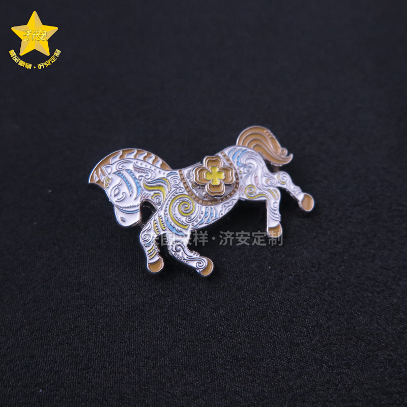 旋转徽章,马年徽章,进博会徽章,徽章定制,济安徽章工厂