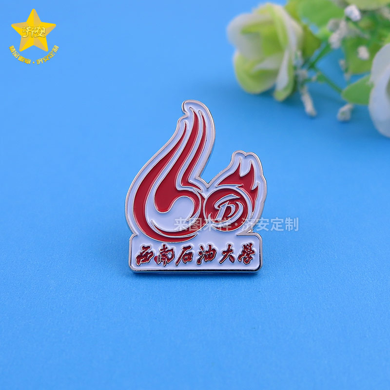 校庆纪念新风向：金属徽章如何成为校园IP的"门面担当"