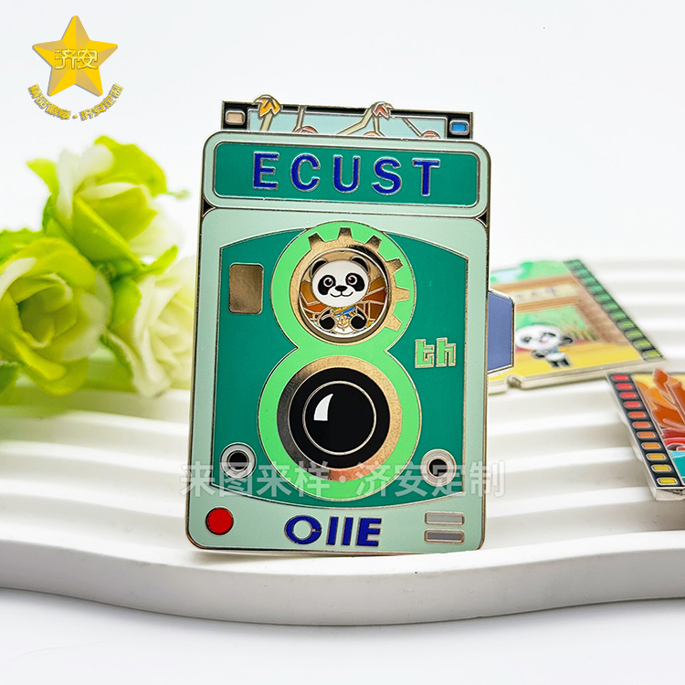 华东理工进博会【胶片相机徽章】来喽！创意徽章定格校园青春记忆